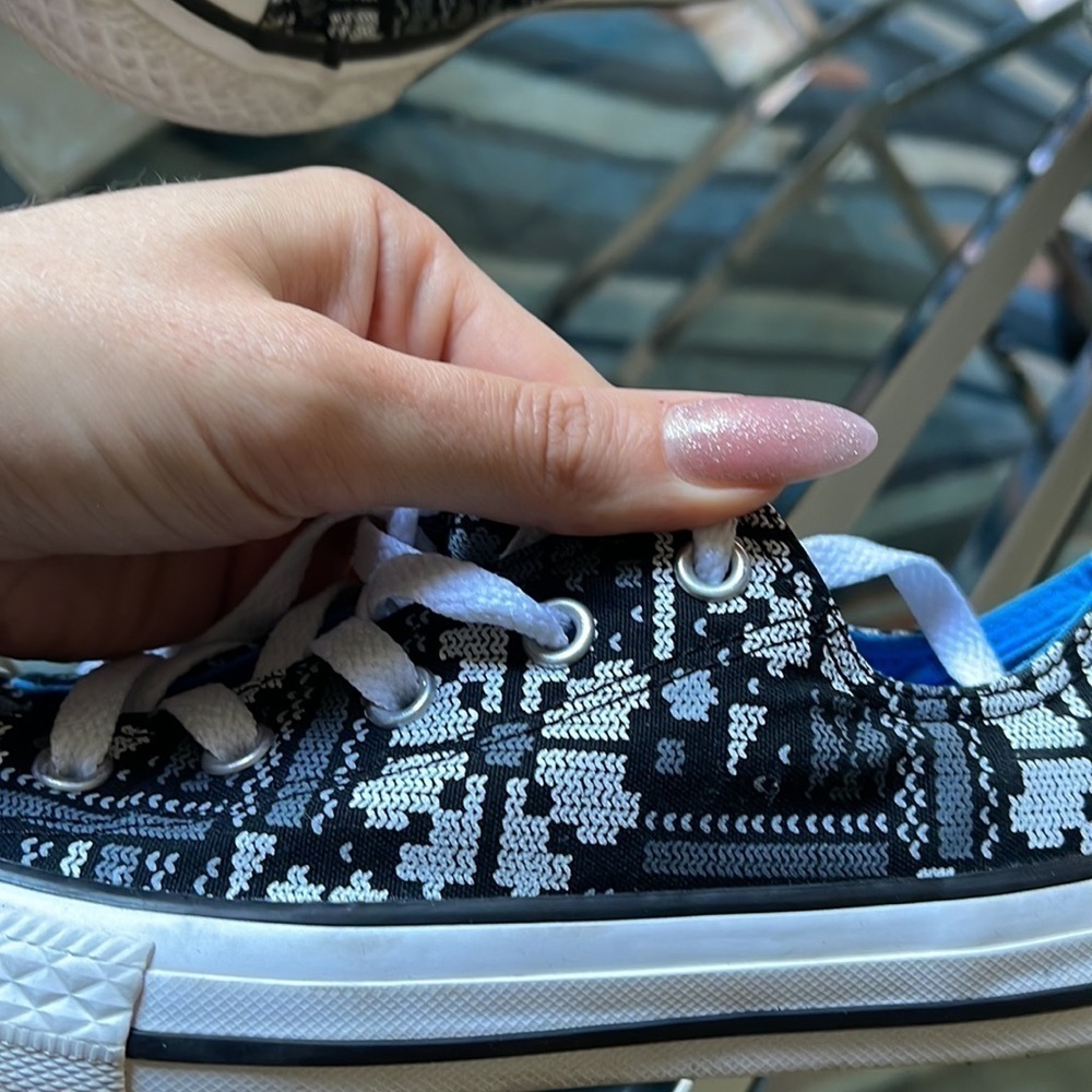 Converse💙🖤 - Picture 9 of 9